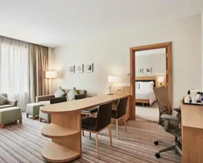 Hilton Garden Inn Dubai, Mall Avenue 4*, Dubai