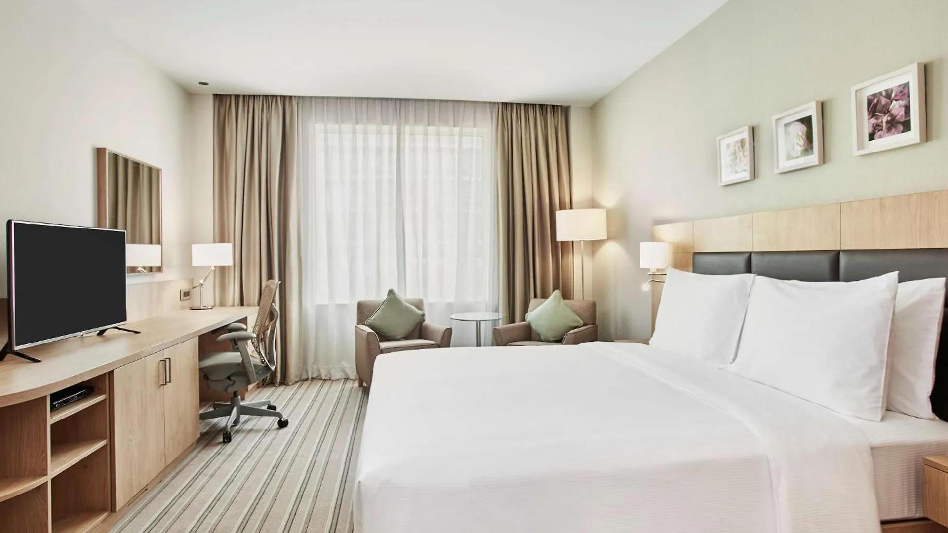 Hilton Garden Inn Dubai, Mall Avenue Szálloda Dubaj