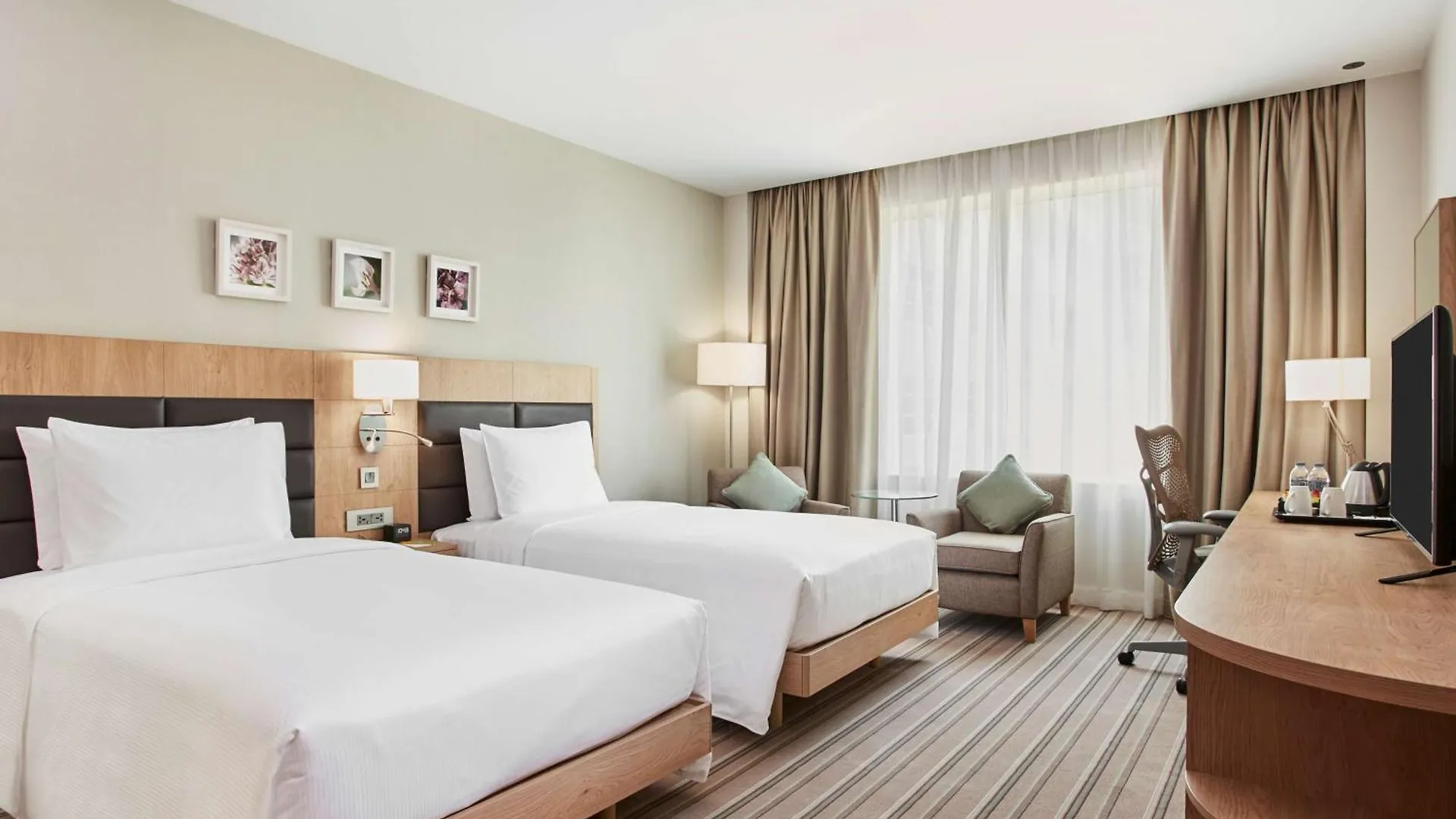 Hilton Garden Inn Dubai, Mall Avenue 4*, Dubai Verenigde Arabische Emiraten