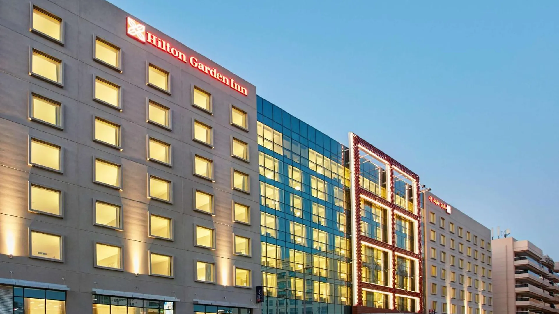 Hilton Garden Inn Dubai, Mall Avenue