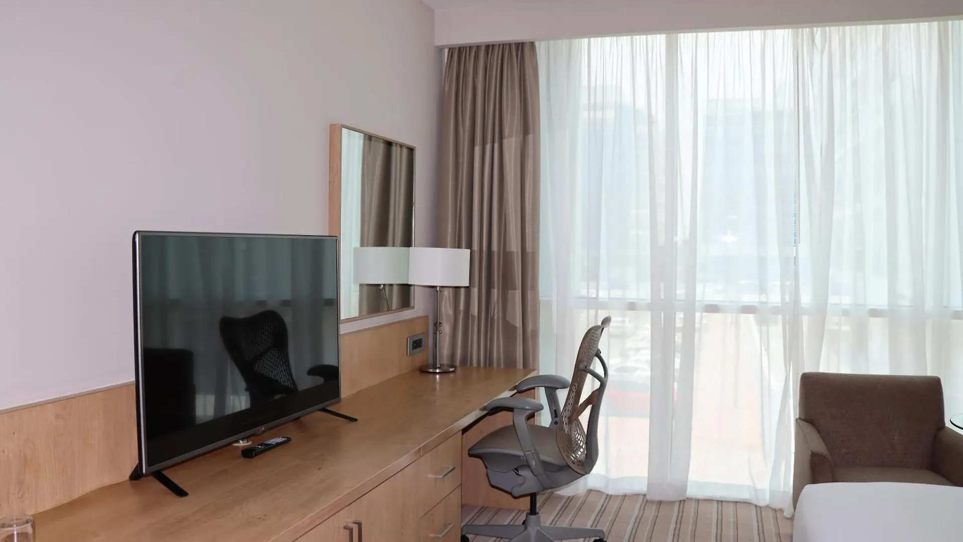 Hilton Garden Inn Dubai, Mall Avenue 4*, Dubai United Arab Emirates