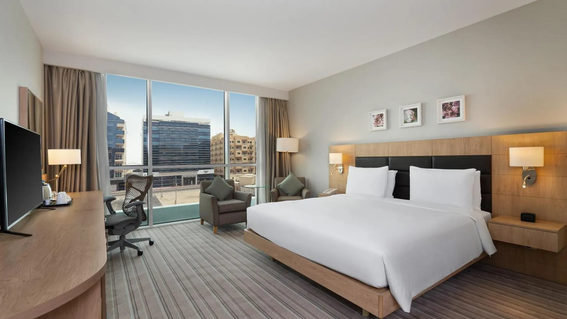 Hilton Garden Inn Dubai, Mall Avenue 4*, Dubaï